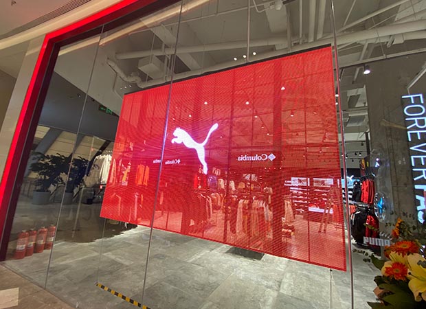 High Transparency LED Screens P2.8 STB Series for Retail Stores