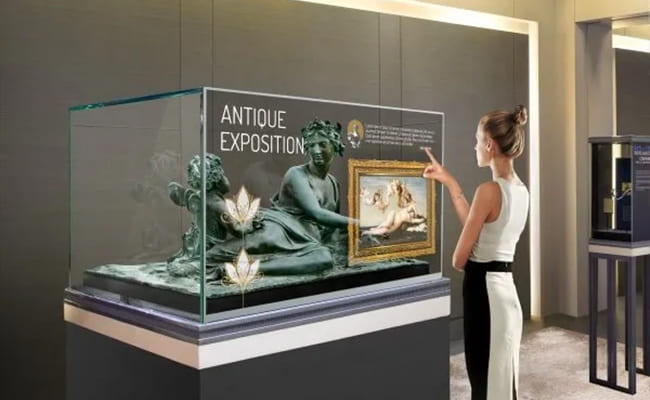 Lightweight and Ultra-Thin OLED All-in-One Display for Museums