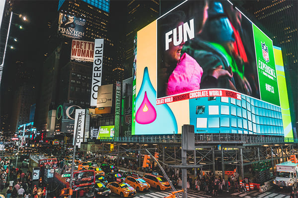 Maximizing Advertising Impact with Milestrong's Outdoor Jumbotron Screens and Transparent LED Displays