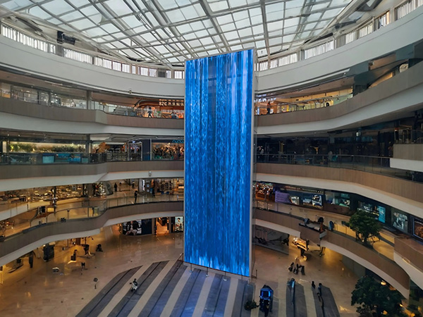 A Towering Visual Statement: Setting the Bar High in Retail Space with the STB Se