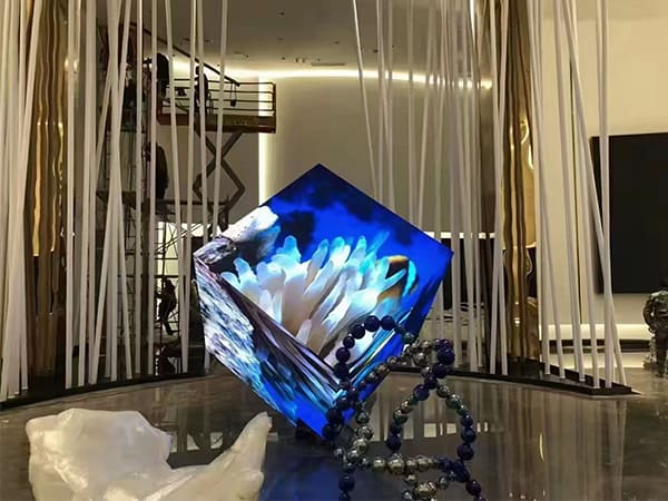 Innovative Six-Sided Cube-Shaped LED Screen: Suspension and Floor Mounting Option