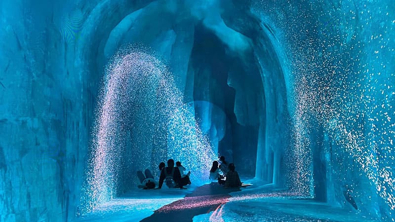 A Journey Beyond Time and Space: Creating a 720° Immersive Tunnel with Floor and Arching Ceiling LED Displays